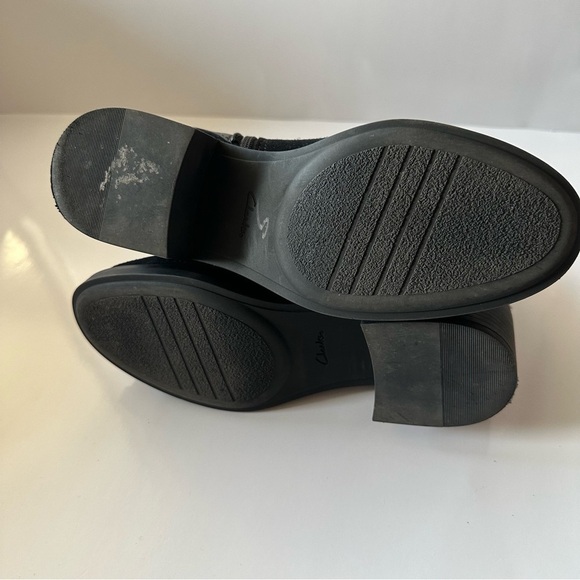 Clarks Memi Buckle women's ankle boots in black suede. - Picture 4 of 5